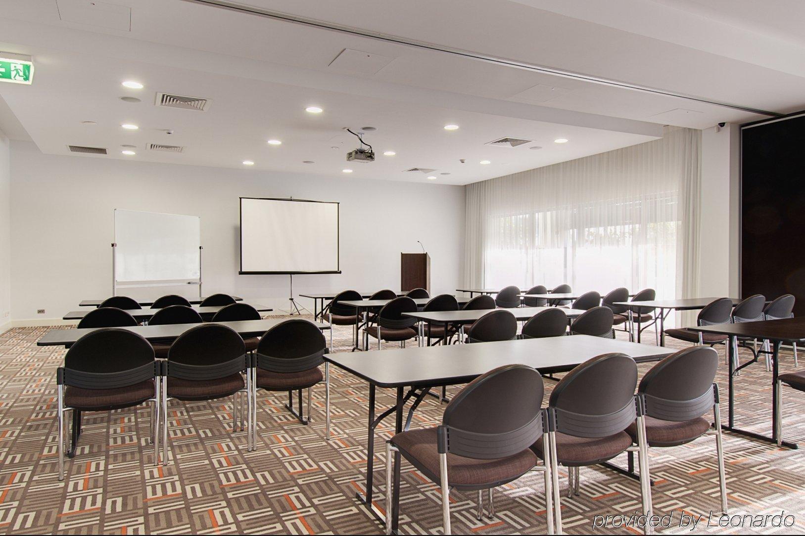 גולד קוסט Chancellor Executive Apartments עסק תמונה